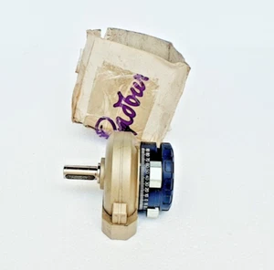 FESTO DSR-25-180-P 11911 Pneumatic Rotary Actuator Drive, 180°, Double Action - Picture 1 of 8