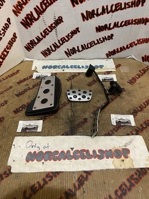 00-05 TOYOTA CELICA GTS DESCANSO GASOLINA E PEDAIS DE FREIO FABRICANTE DE EQUIPAMENTO ORIGINAL - Imagem 1 de 4