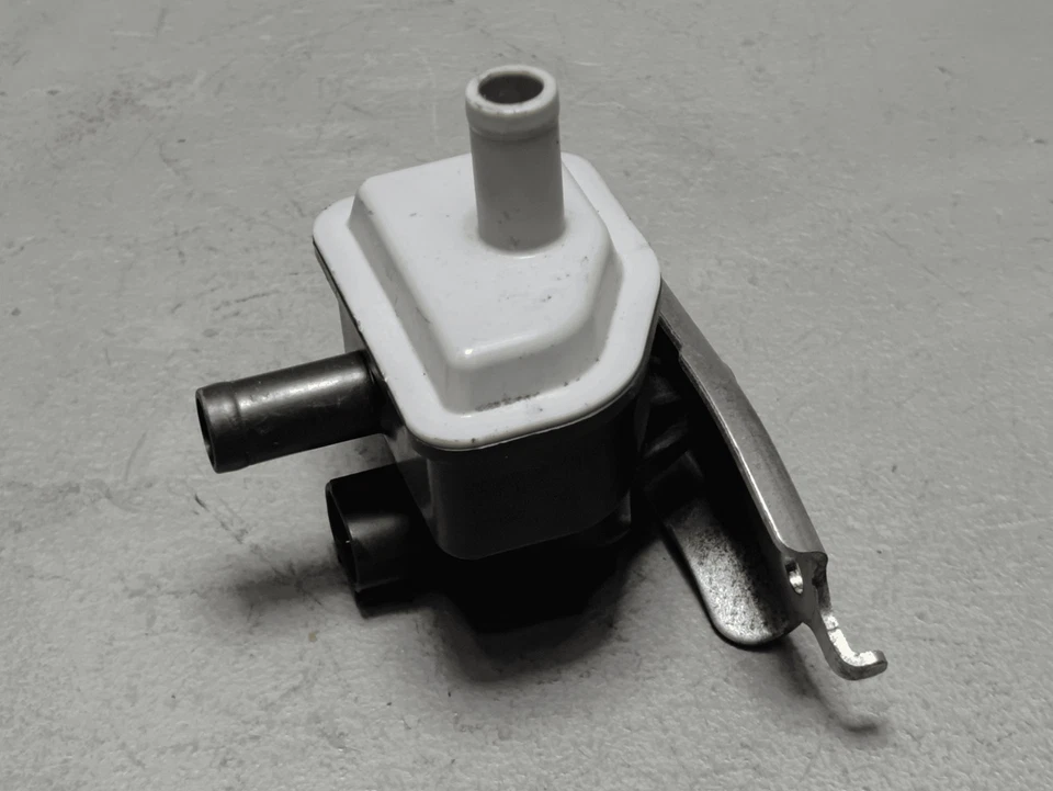 2018-2024 Toyota Camry 2.5L Vapor Canister Purge Solenoid OEM - Image 1 of 4