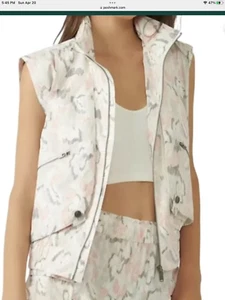 Free People Off The Grid Vest in Ivory Cream Floral sz small NWT $118 retail - Picture 1 of 6