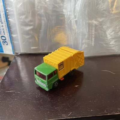 VINTAGE 1979 MATCHBOX SUPERFAST No. 36 REFUSE GARBAGE TRUCK MADE IN CHINA - Image 1 of 4