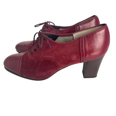 True Vintage Womens Red Oxford Heels Sears 8B Faux Suede 1970s NOS Deadstock - Image 1 of 4