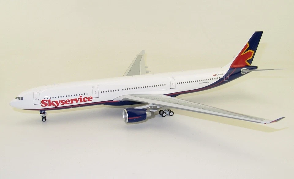 Skyservice Airlines / Airbus A330-300 / C-FBUS / IF333SG0719 / 1:200 *ÚLTIMO* Foto 1 de 4