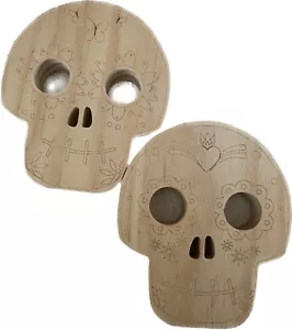 Set Of 2 Mondo Llama Wood Halloween Skull Free Standing Or Ready To Hang 5"Wx6"H - Picture 1 of 3