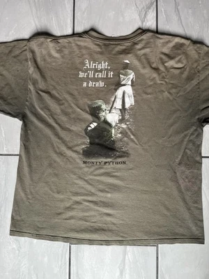 Camiseta De Colección 2001 Monty Python Gráfico Oliva Envejecida Talla 2XL Santo Grial Foto 1 de 4