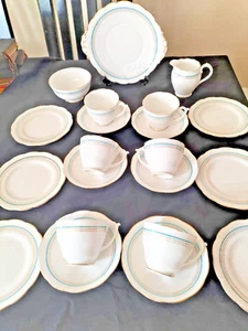Set completo da tè vintage Roslyn Fine Bone China (21 pz) finiture oro bianco brillante dorato - Foto 1 di 7