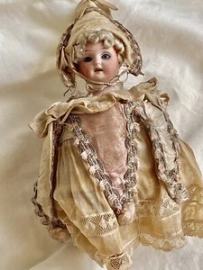 UNIQUE MUSICAL ROTATING S&H SHOENAU and HOFFMEISTER BISQUE DOLL . C 1906 - Picture 1 of 10