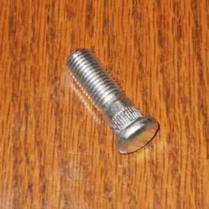 HONDA WHEEL STUD, MUV 700 BIG RED, PIONEER 500,700,1000,  90113-SM1-005  - Bild 1 von 1