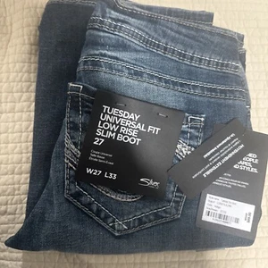 Silver Jeans Girls Size W27/L33 Tuesday Low Rise Slim Boot stretch Indigo - Picture 1 of 6