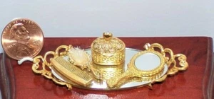 Set vassoio vanità miniature casa delle bambole + pettine spazzola specchio scala 1:12 oro quercia nuovo - Foto 1 di 12