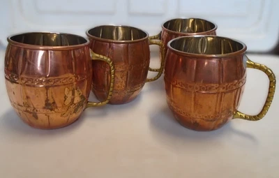 Juego de 4 tazas de cobre Moscú mula diseño estilo barril con mango de latón o cobre Foto 1 de 4