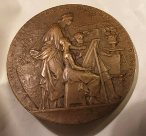 1907  BRONZE ART NOUVEAU 36mm MEDAL woman TEACHING TO CHILDREN by Bottee  - Picture 1 of 3
