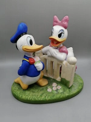 Disney Donald & Daisy Porzellanfigur 12,5 x 8,5 x 12 cm The Disney Store - Bild 1 von 4