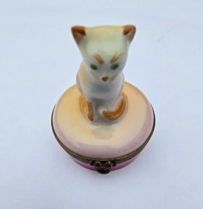 LIMOGES CASTEL PEINT MAIN FRANCE SITZENDE KATZE SELTENE VINTAGE SCHMUCKSCHATULLE - ROSA - Bild 1 von 5