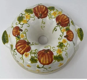 🎃 Temptations Tara Figural Pumpkin Round Fluted Cake Pan Baker 2.5 Qt W/ Lid - Picture 1 of 8