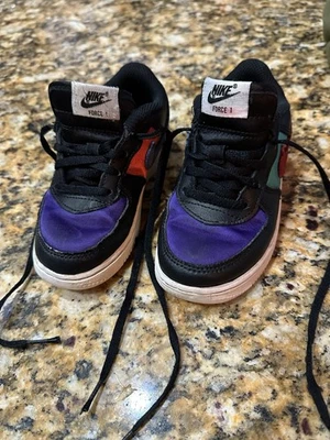 Nike Force 1 Low NBA Multicolor Niño Pequeño Talla 9C Negro Rojo Azul Amarillo Zapatos  Foto 1 de 4