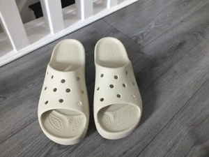 Crocs Comfort Platform Sliders Cream UK7 W9 - Picture 1 of 5
