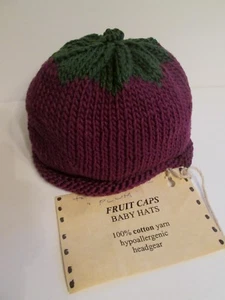 Handgestrickte Baby Mützen PFLAUME OBST MÜTZE Säugling NEU Baumwolle Garn Stricken Neu mit Etikett - Bild 1 von 1