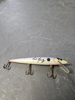 Smithwick Suspending Rattlin' Rogue 4 1/2" Body Mark Mendez Purple Chartreuse Foto 1 de 4