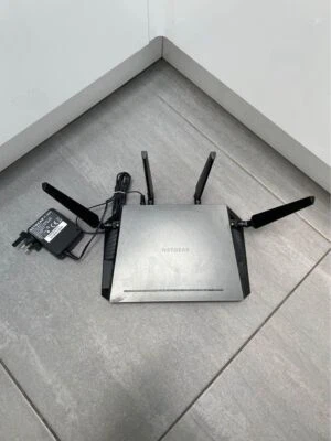 NETGEAR D7800 Wireless Router Modem in one vdsl Wifi  Vodafone BT Plusnet EE etc - Image 1 of 4