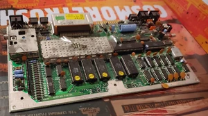 Placa base Commodore +4 Plus/4 (no funciona) clásica 8 bits 0401 - Imagen 1 de 5