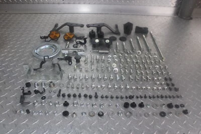 Honda CB300F 2018 ABS HARDWARE BOLSA JUEGO DE PERNOS  Foto 1 de 4