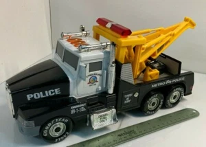 Toy Funrise Police Wrecker 1992 6 Wheels Lights Sound - Picture 1 of 11
