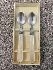 Williams Sonoma Set of 2 Pearl Spoons Coffee Tea Caviar New in Box - Picture 1 of 2