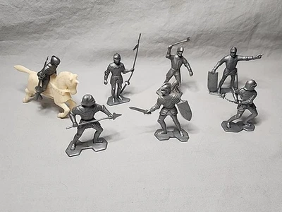 Marx Caballeros y Vikingos Años 60 Juego De 7 Caballeros Más Un Caballo Corredor Blanco Foto 1 de 4