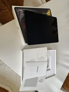 iPad Pro 3rd Gen 12.9 Inch - 256GB - Wi-Fi + Cellular - Silver   - Picture 1 of 4