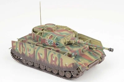 Dragon Models 1/72 Sd.Kfz.161 Panzer IV H #823 Weathered Finish w/Schurzen - Image 1 of 2
