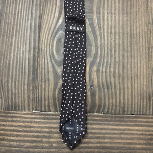 Cravatta DKNY rosa a pois nera design seta design 52" 2 pollici larghezza cravatta sottile - Foto 1 di 6