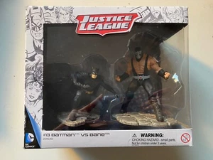 JUSTICE LEAGUE BATMAN VS BANE 22540 SCHLEICH HAND PAINTED FIGURES - NEW & SEALED - Picture 1 of 5