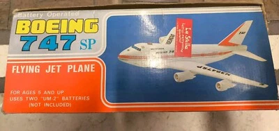 Aereo Boeing 747 Sp Battery Operated Flying Jet Planet - Vintage Anni 80  - Immagine 1 di 4