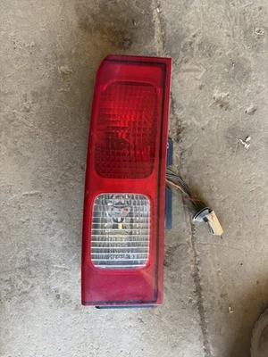 06 07 08 09 10 Hummer H3 Left Driver Side Rear Tail Light Lamp OEM 15823509 - Image 1 of 3