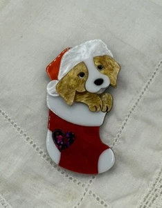 Adorable Dog Puppy in Christmas Hat & Stocking Vintage Style Brooch Pin - Picture 1 of 2