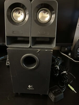 Logitech LS21 2.1 Sistema di altoparlanti stereo da scrivania completo - Immagine 1 di 4