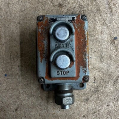 Estação de controle FURNAS 50CA8DE Die Cast Start Stop PUSH BUTTON STATION 600V máx. - Imagem 1 de 4