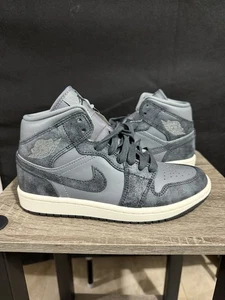 Nike Air Jordan 1 Mid Distressed Smoke Grey FJ3448-001 Womens New size 6 - Picture 1 of 7