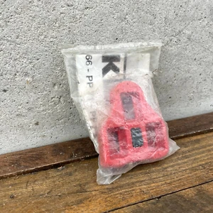 Vintage Look Cleats PP96 NOS  Pedal Parts Set Red Hardware Shoe Bicycle - Picture 1 of 17