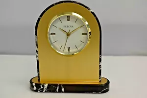 Nuevo reloj de escritorio Bulova Borgoña mármol oro oro B5012 - Imagen 1 de 5