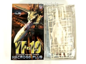 YF-19 Advanced Variable Fighter Macross Plus 1/72 Scale Model Kit - Hasegawa - Picture 1 of 12
