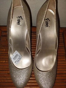 Fioni Night Heels Shoes Slip On Pumps Sparkly Glitter Shine Light Gold Size 8.5 - Picture 1 of 8