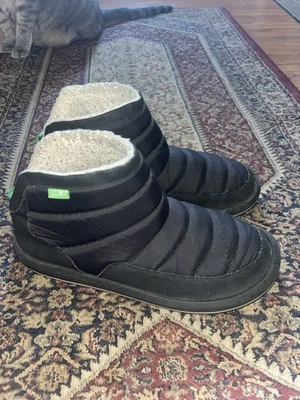 Sanuk Chukka Boot Mujer 10M Puff N Chill Zapatos Negro Acolchado Sherpa Botín al Tobillo Foto 1 de 4
