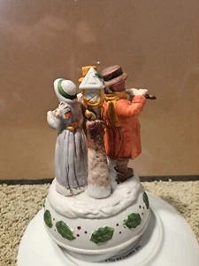 Vintage Porcelain Christmas Carolers. Spinning music Figurine. 7" tall. - Picture 1 of 3