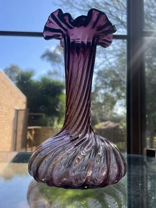 C 1880 Victorian Purple/ Amethyst Twist Blown Glass Vase With Ruffled Rim - Picture 1 of 11