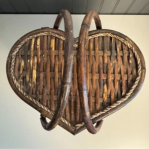 Vintage Heart Shaped Picnic Sewing Storage Basket Woven Wicker Rattan Handles - Imagen 1 de 10