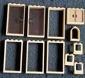 Lego Fenster Türen beige hellbraun Rahmen Scheiben Stücke verschiedene Größen Konvolut Lot 60596 - Bild 1 von 4