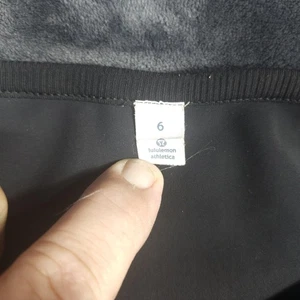 Lululemon Shirt Womens 6 Gray Long Sleeve Scoop Neck Athletic Pullover Yoga Top - Picture 1 of 4