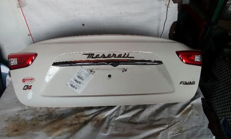 Maserati Ghibli 2016 maletero con cámara Foto 1 de 4